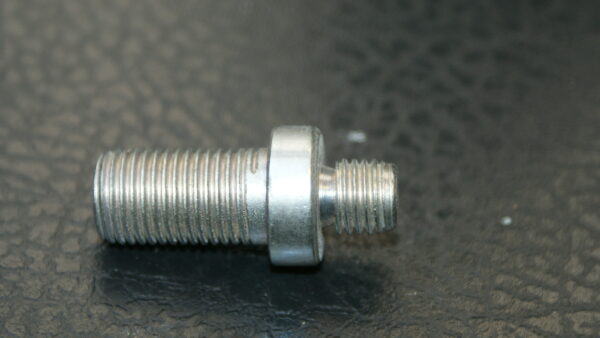 Wheel Stud Rear 4/4 +4 Disc Wheel