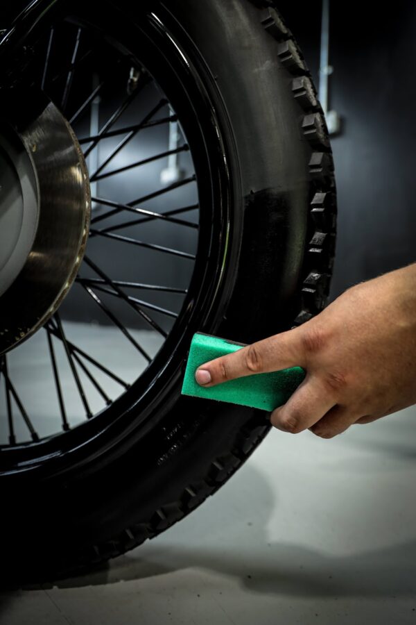 Auto Finesse Satin - Matte Tyre Dressing - Image 5