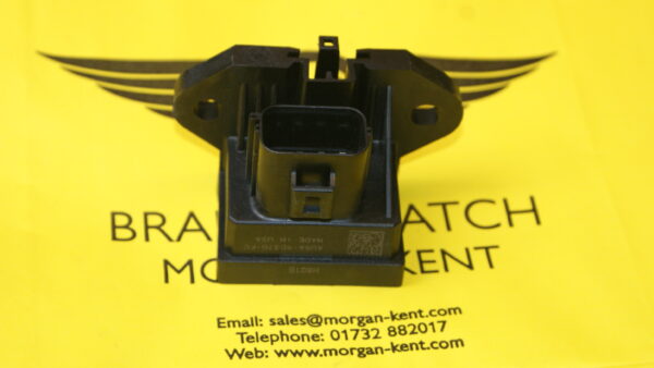 U280013 Plus 4 GDi Fuel pump driver / Relay in rear - Image 3