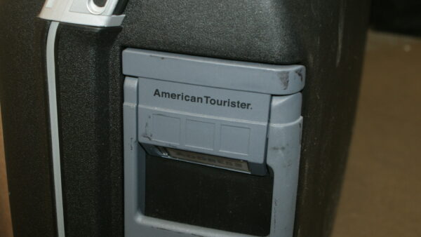Used American hard-shell case and accessories. WGG0045 - Image 2