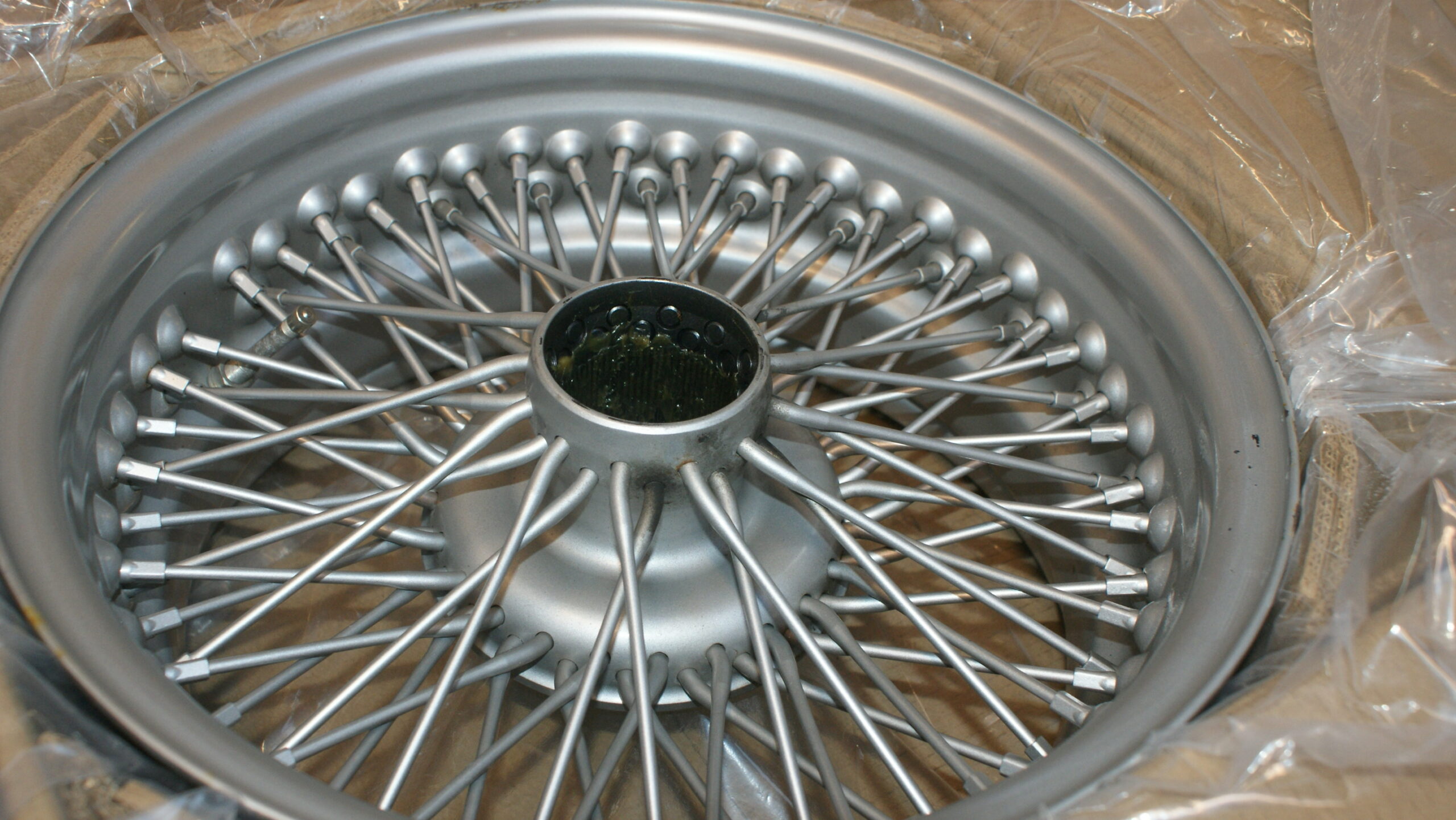 Y180002 USED 15 x 6.5 Silver painted wire wheel CX Plus Four only - Image 4